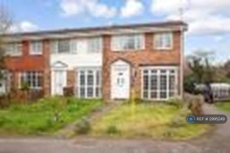 House Warlingham Close in Rainham