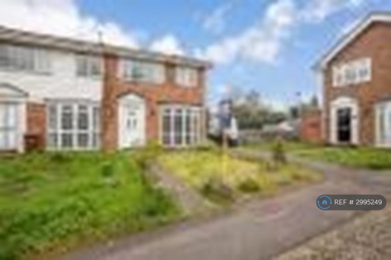 House Warlingham Close in Rainham