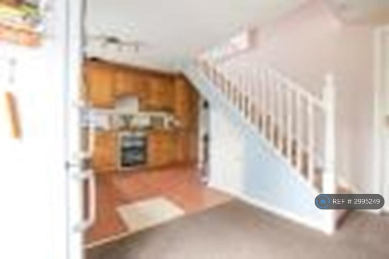 House Warlingham Close in Rainham