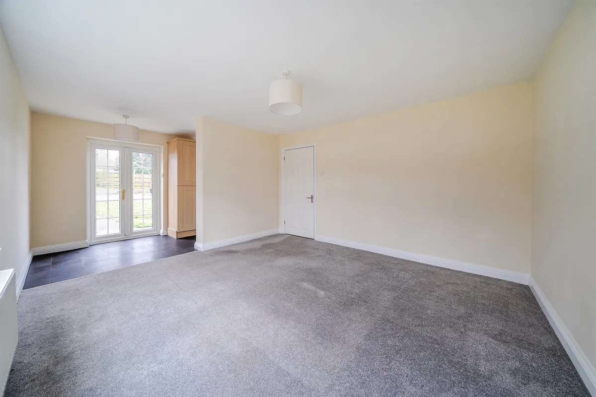 Flat Douglas Gardens in Dacorum