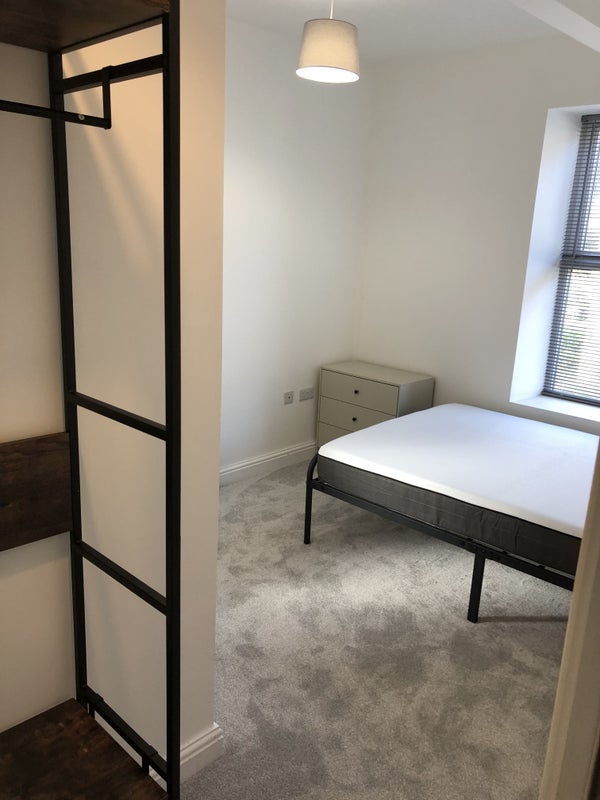 Room Forres Road in Sheffield