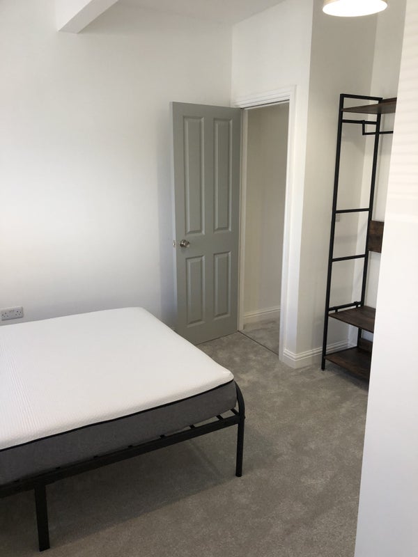 Room Forres Road in Sheffield