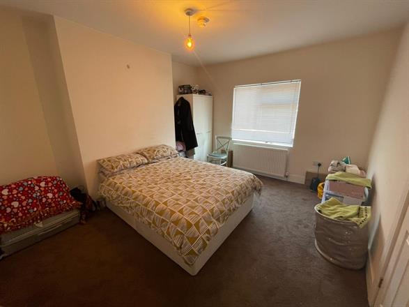 Flat Totteridge Road in High Wycombe
