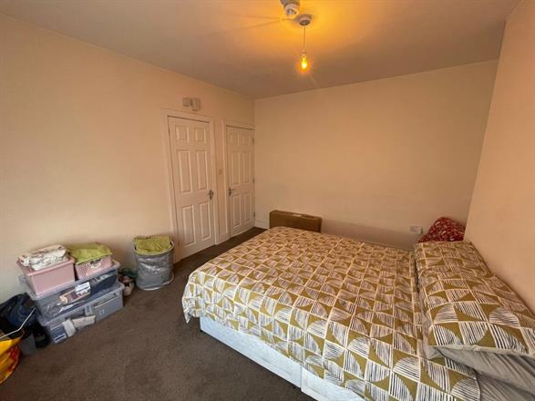 Flat Totteridge Road in High Wycombe