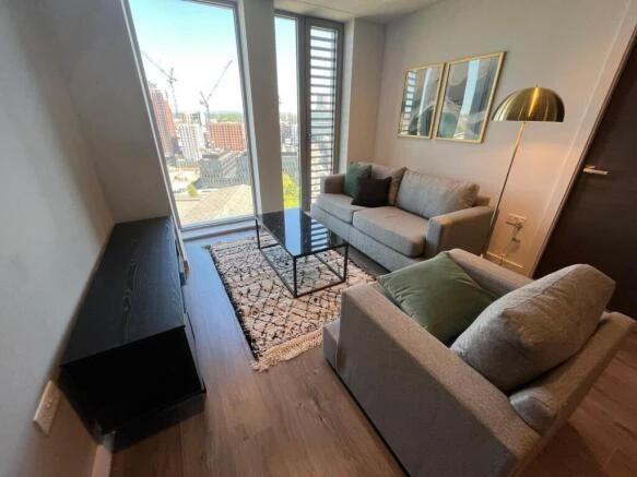 Room Trinity Way in Salford