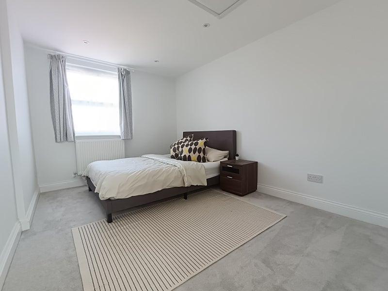 Room Pirbright Road in Greater London