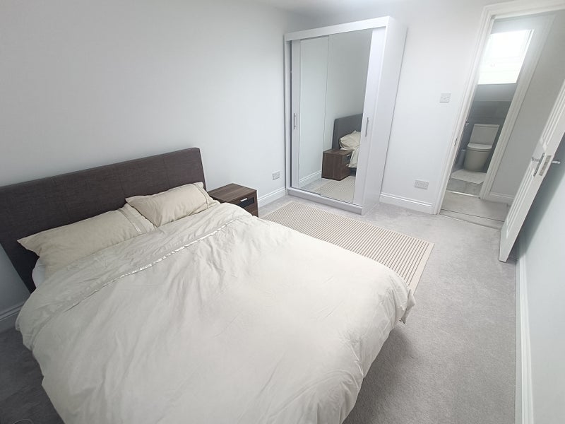 Room Pirbright Road in Greater London