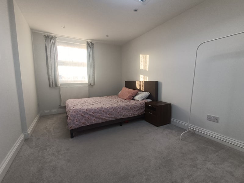 Room Pirbright Road in Greater London
