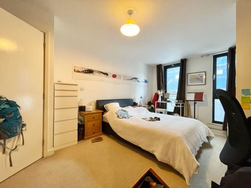 Flat Webber Street in Greater London