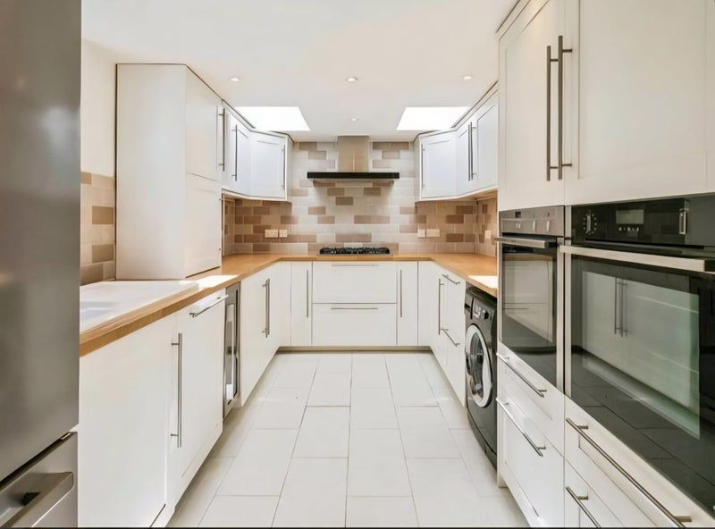 Room Coniston Road in Greater London