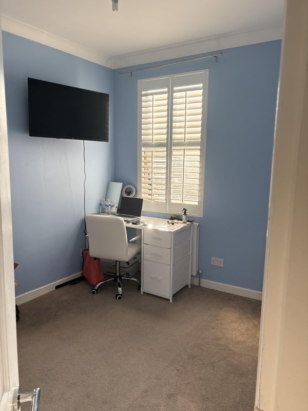 Room Coniston Road in Greater London