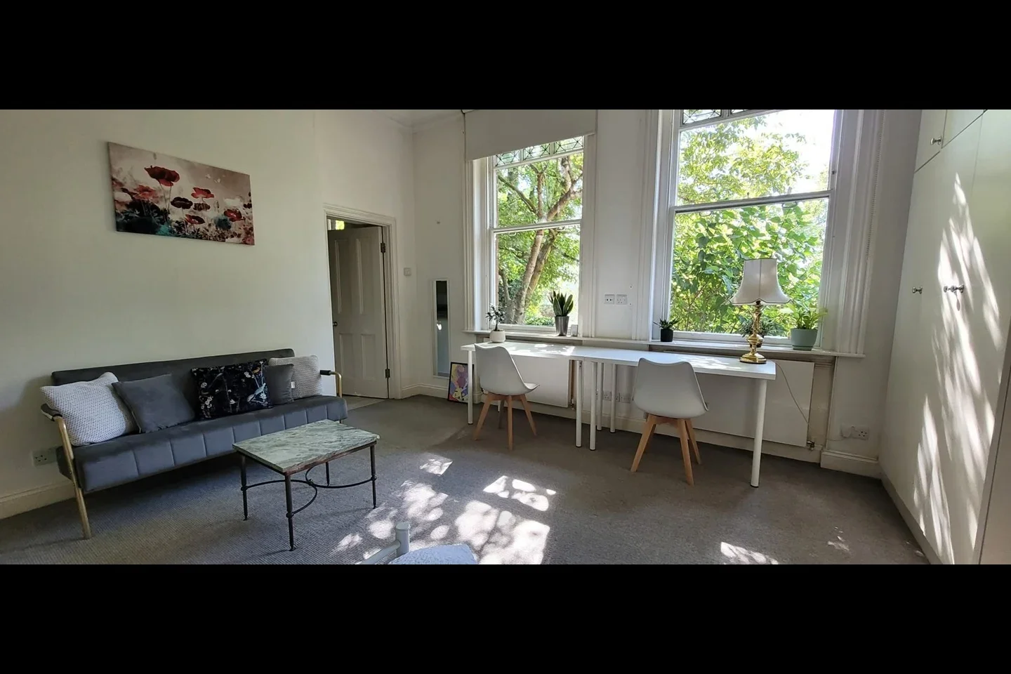 Flat Netherhall Gardens in Greater London