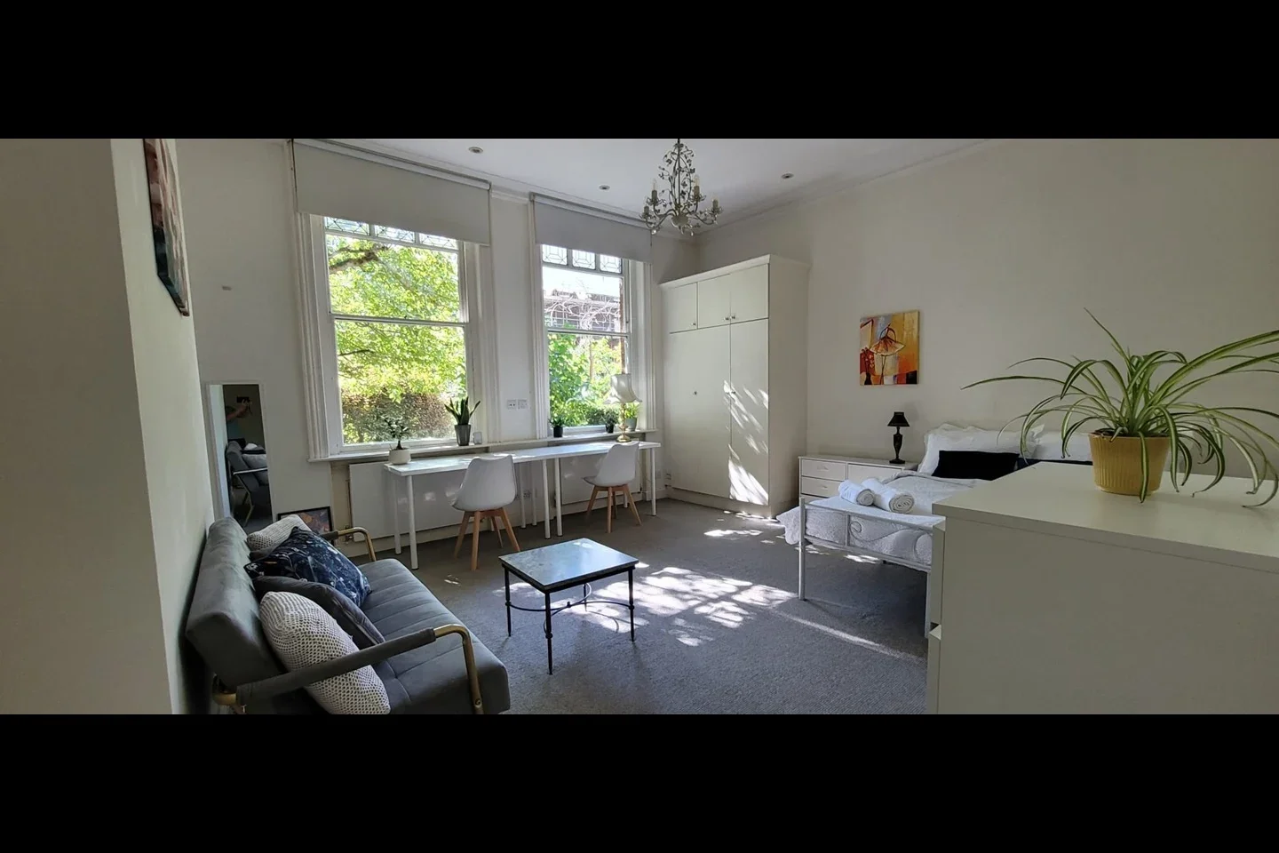 Flat Netherhall Gardens in Greater London