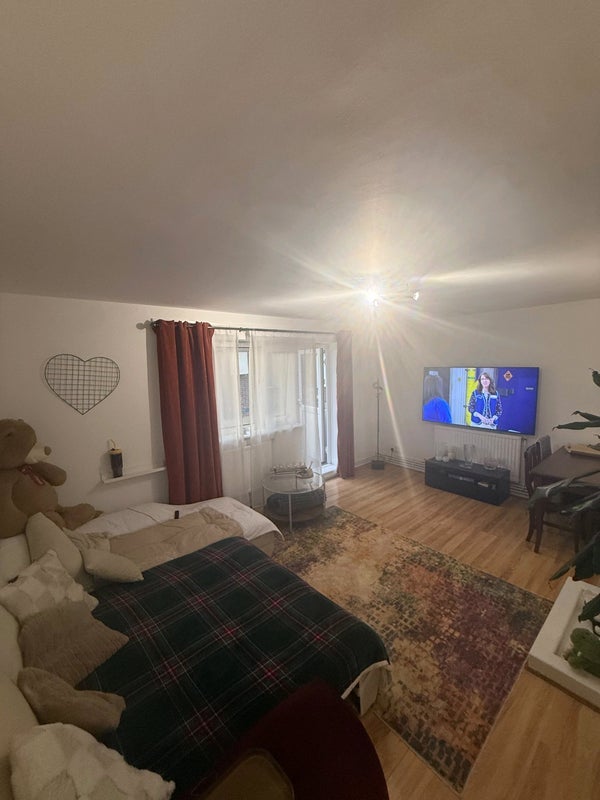 Room Thorne Street in Greater London
