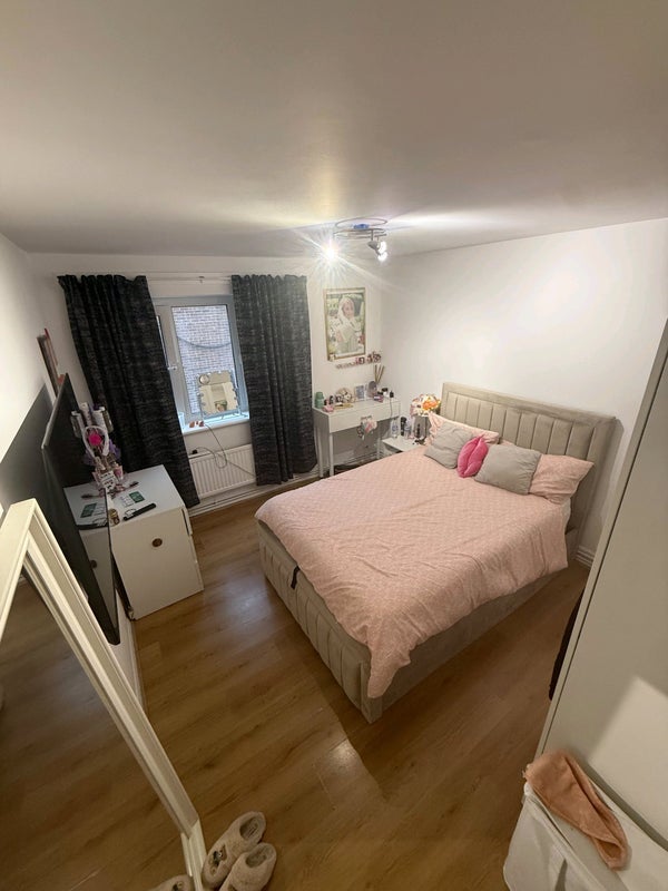 Room Thorne Street in Greater London