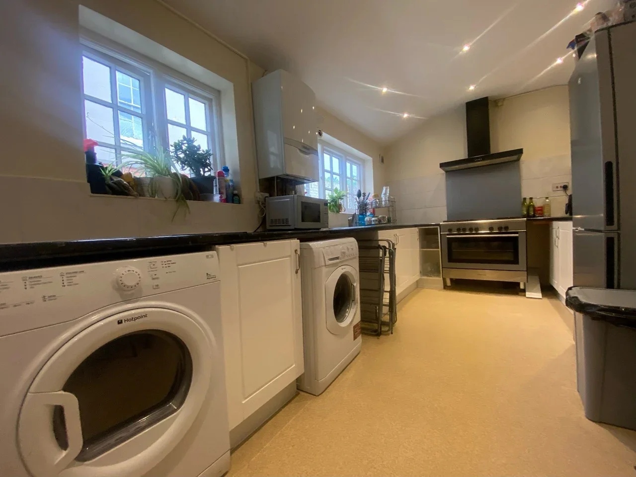 Room New Road in Chatham
