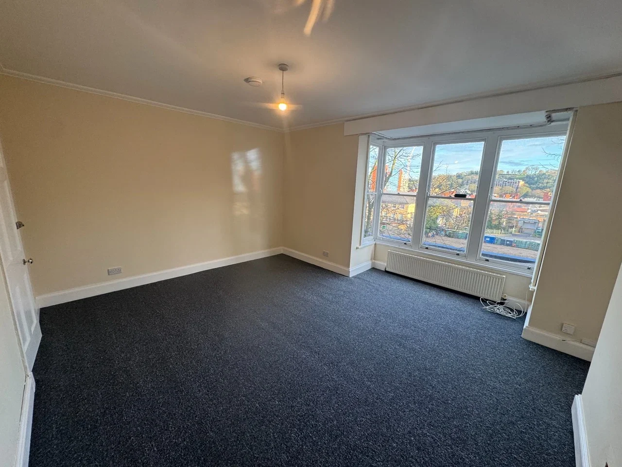 Room New Road in Chatham