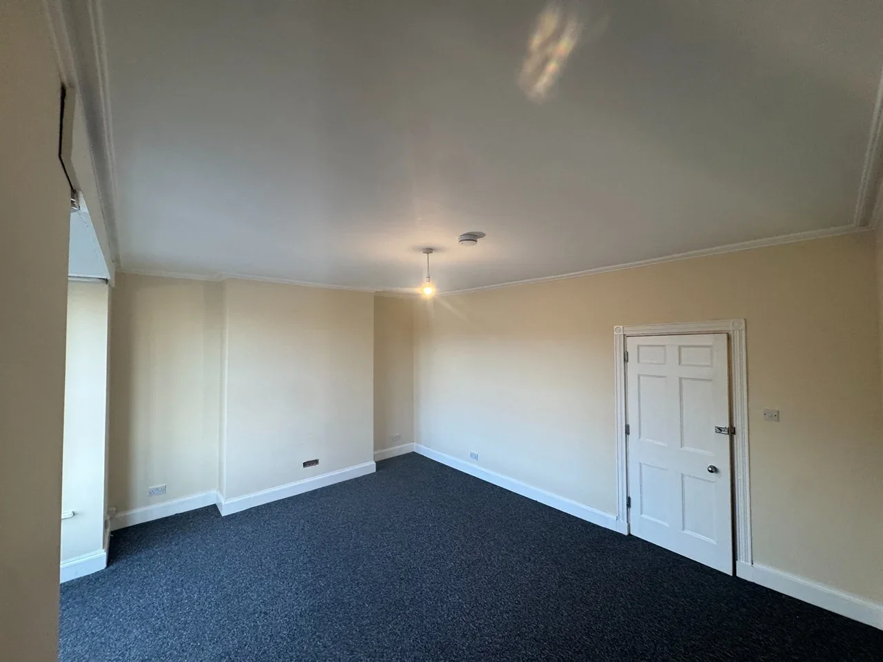 Room New Road in Chatham
