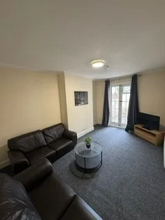 Room New Road in Chatham