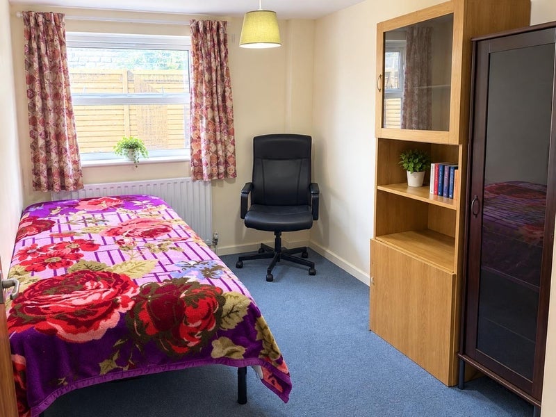 Room Finsbury Park Road in Greater London
