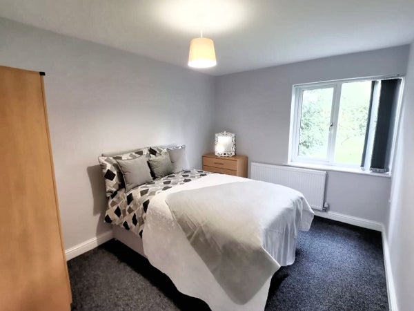 Flat Longfellow Road in Birmingham