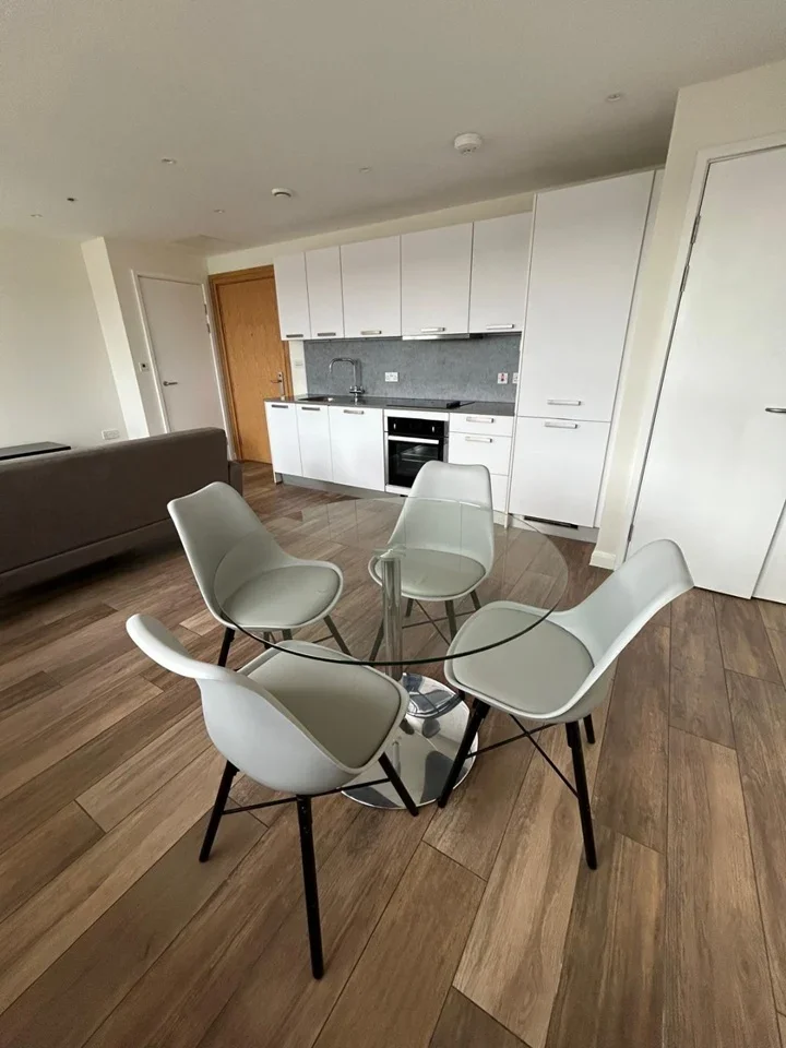 Flat Queen Street in Maidenhead