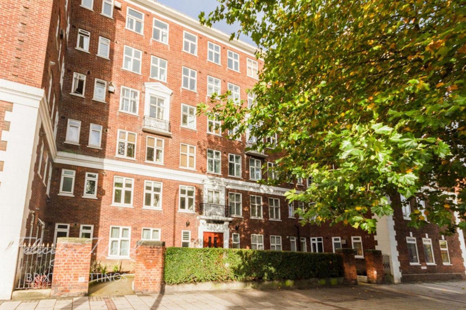 Flat Market Row in London