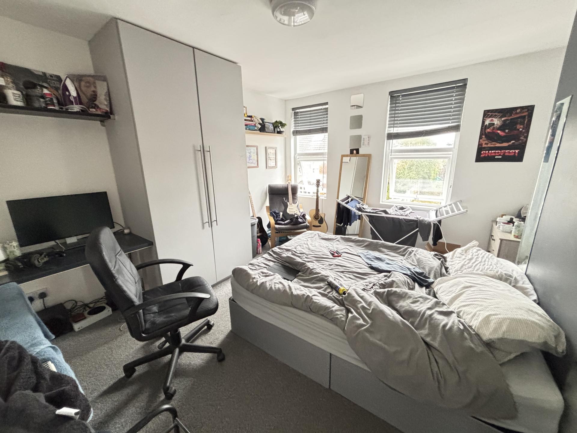 Flat Newport View in Leeds