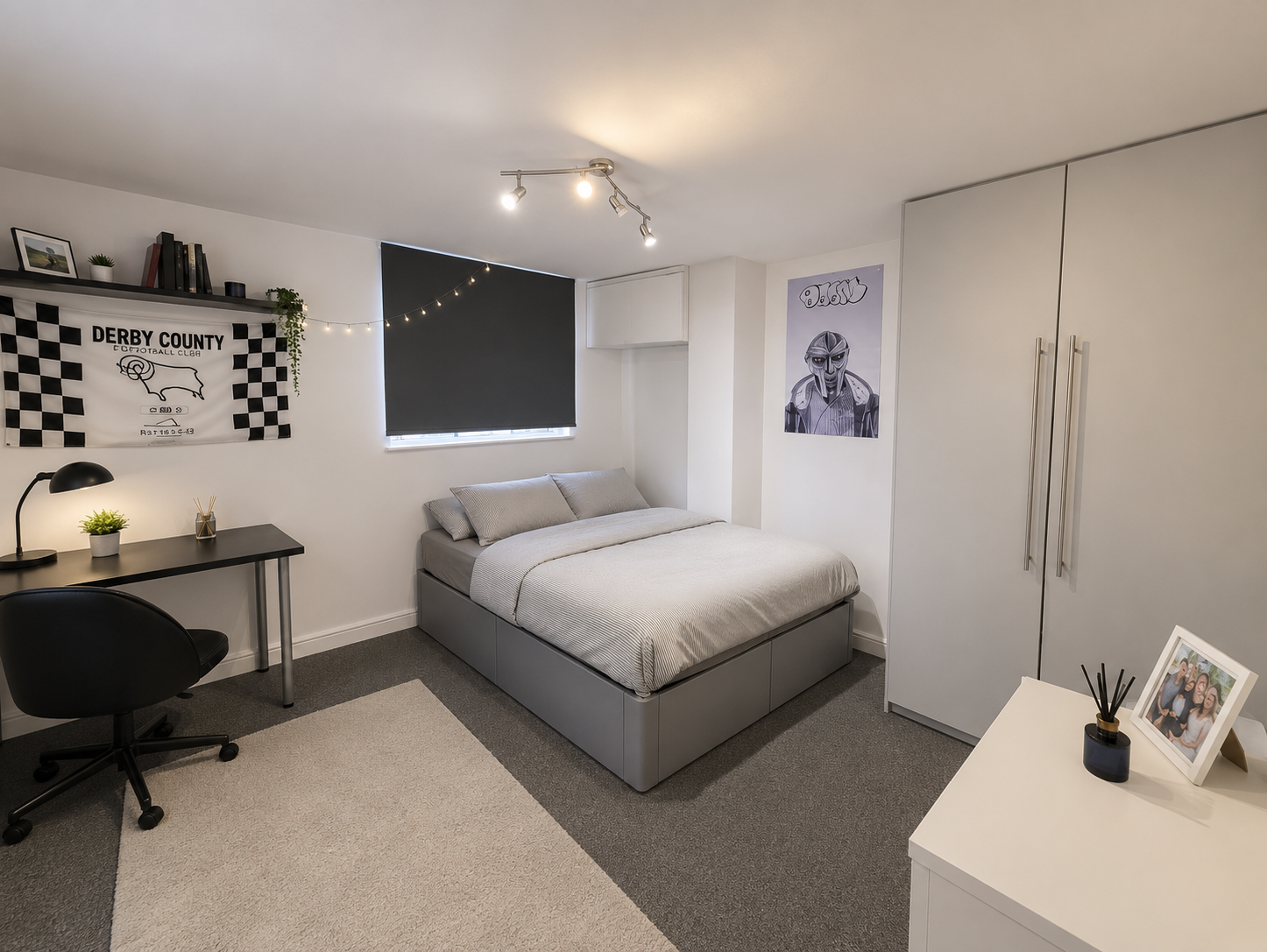 Flat Newport View in Leeds