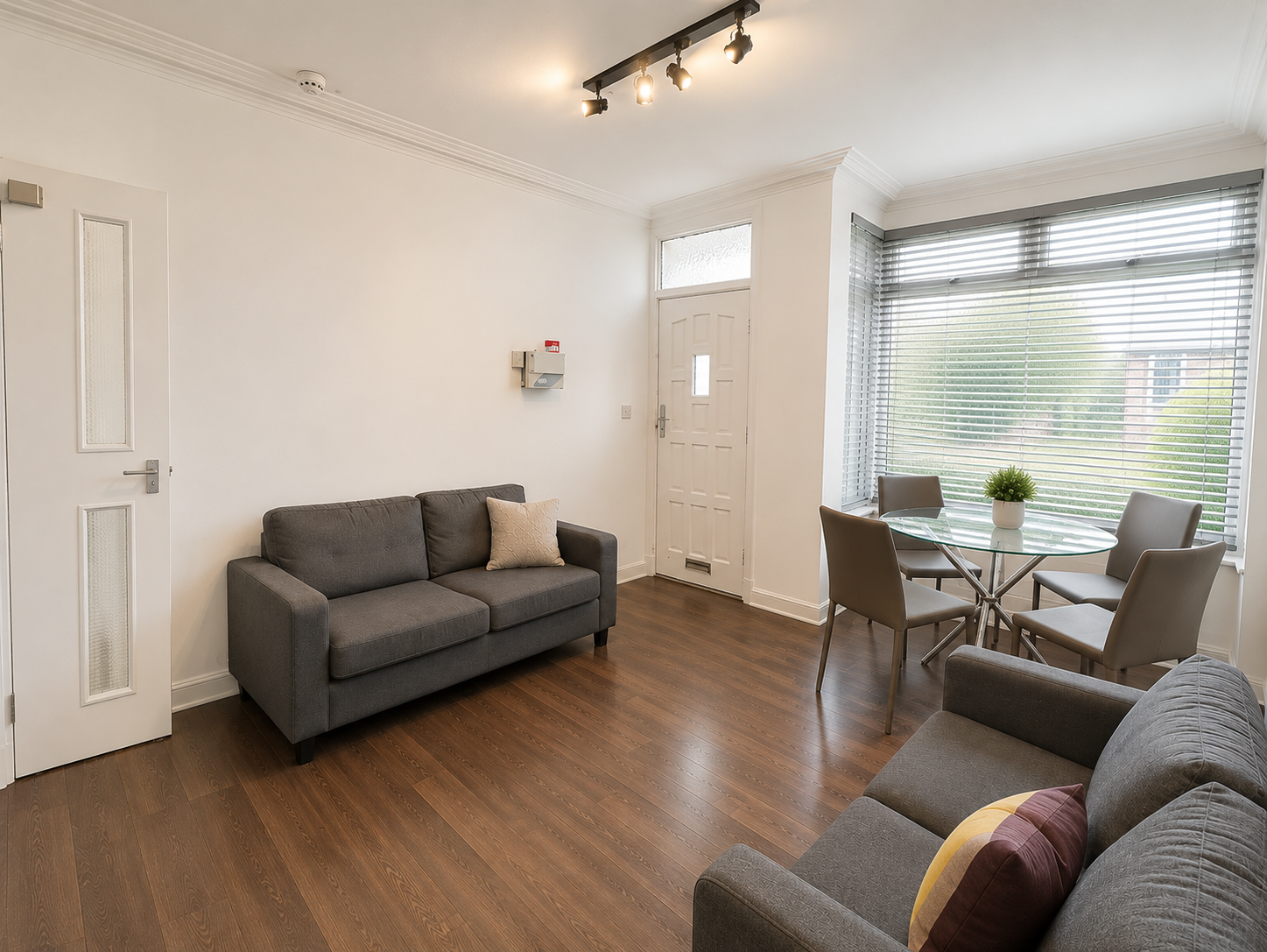 Flat Newport View in Leeds