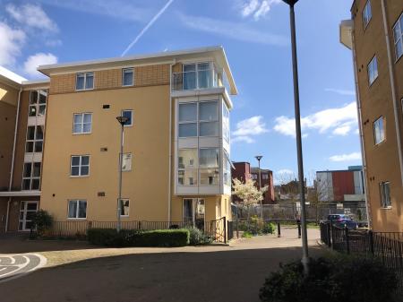 Flat Richmond Court in Exeter