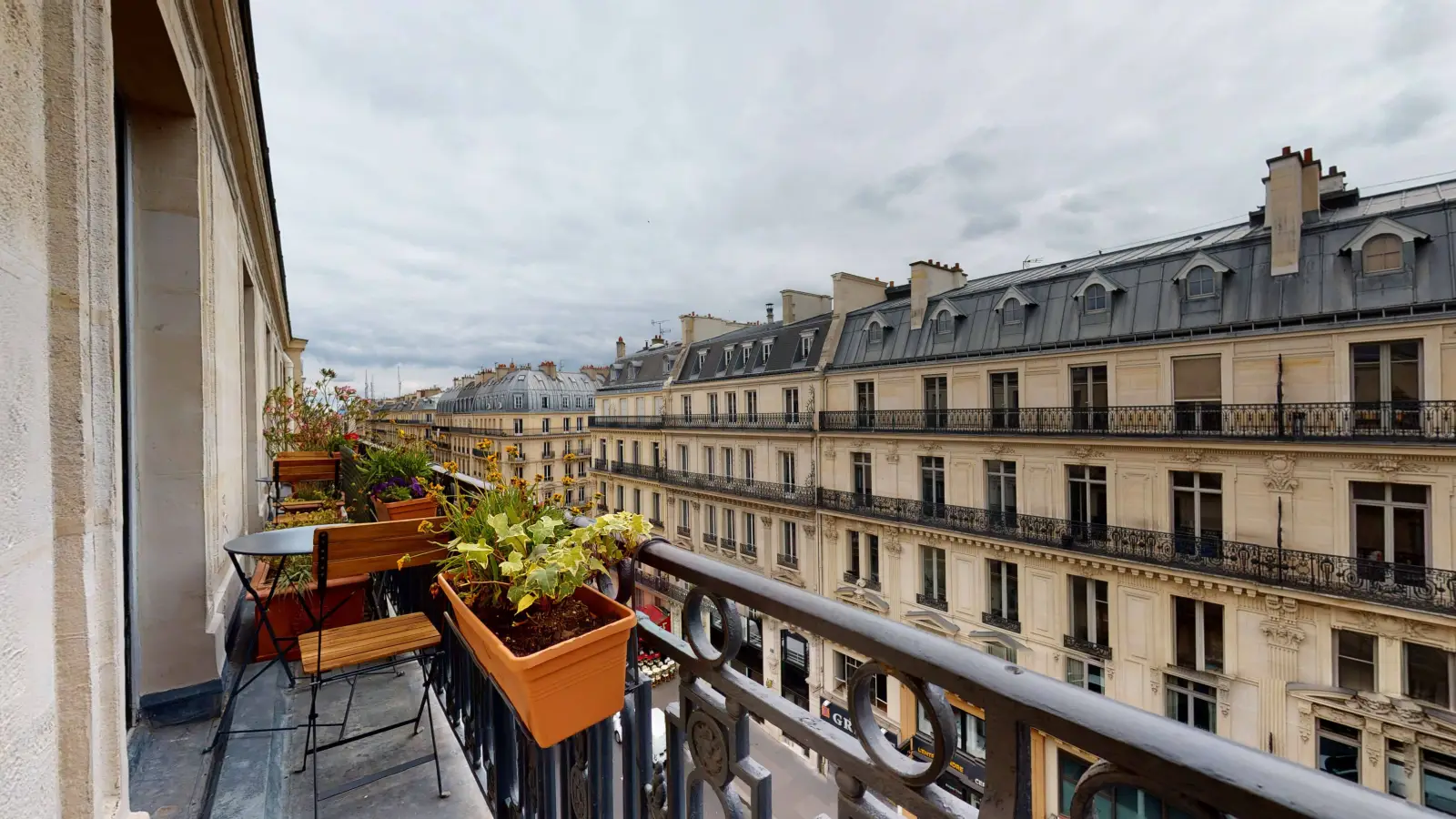 Room Rue de Choiseul in Paris