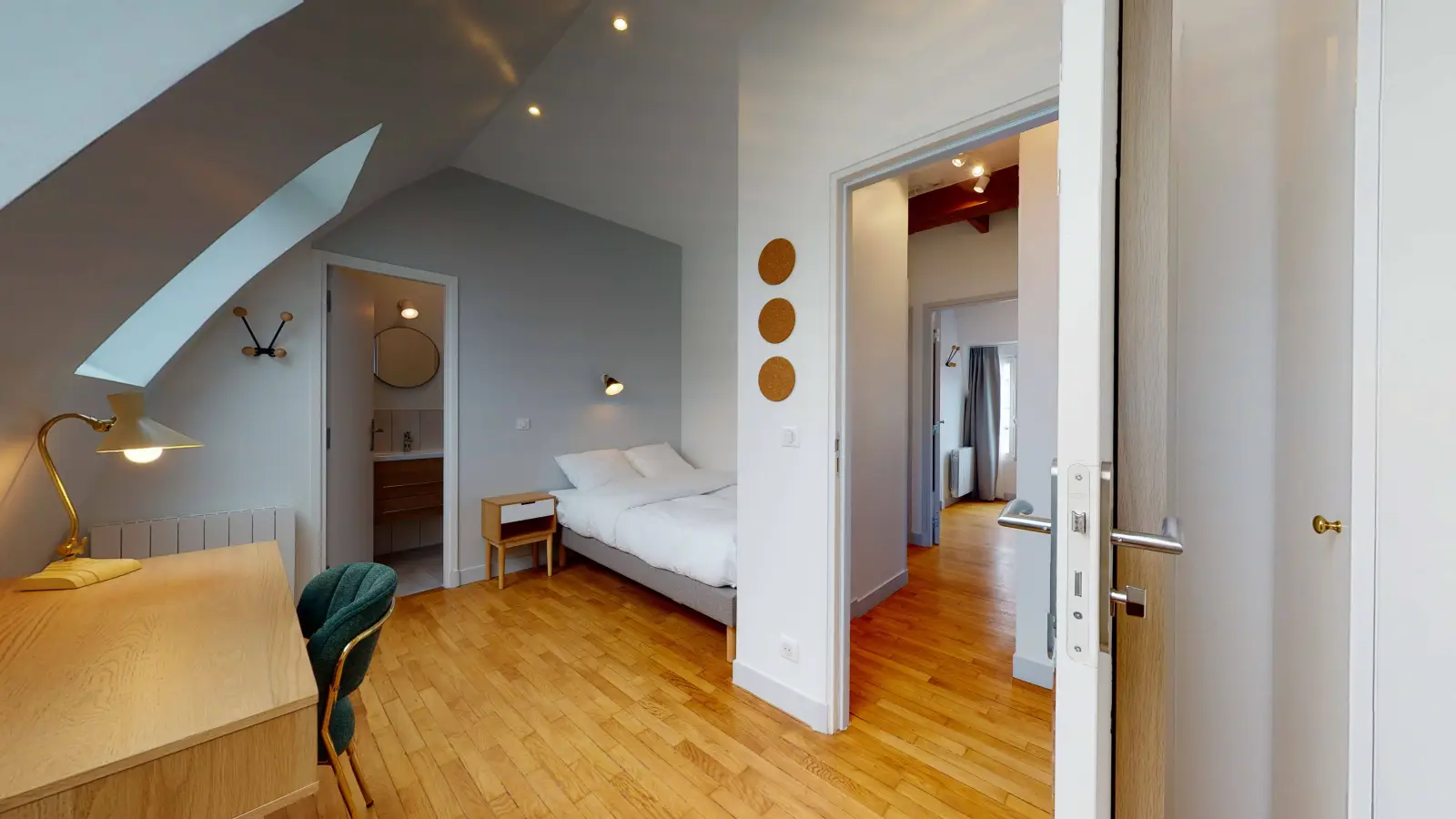 Room Rue de Choiseul in Paris