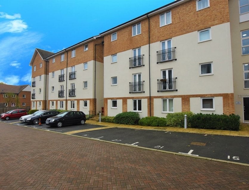 Flat Lindie Gardens in Greater London