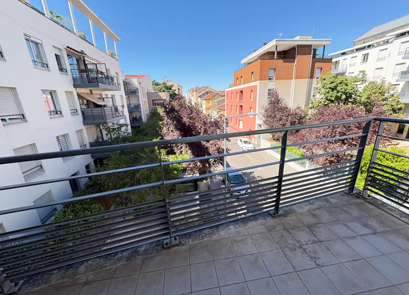Appartement Rue du 1er Mars 1943 à Villeurbanne