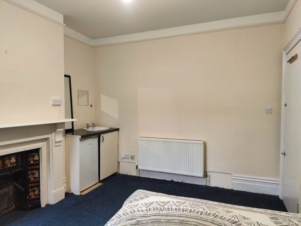 Room Pennard Road in Greater London