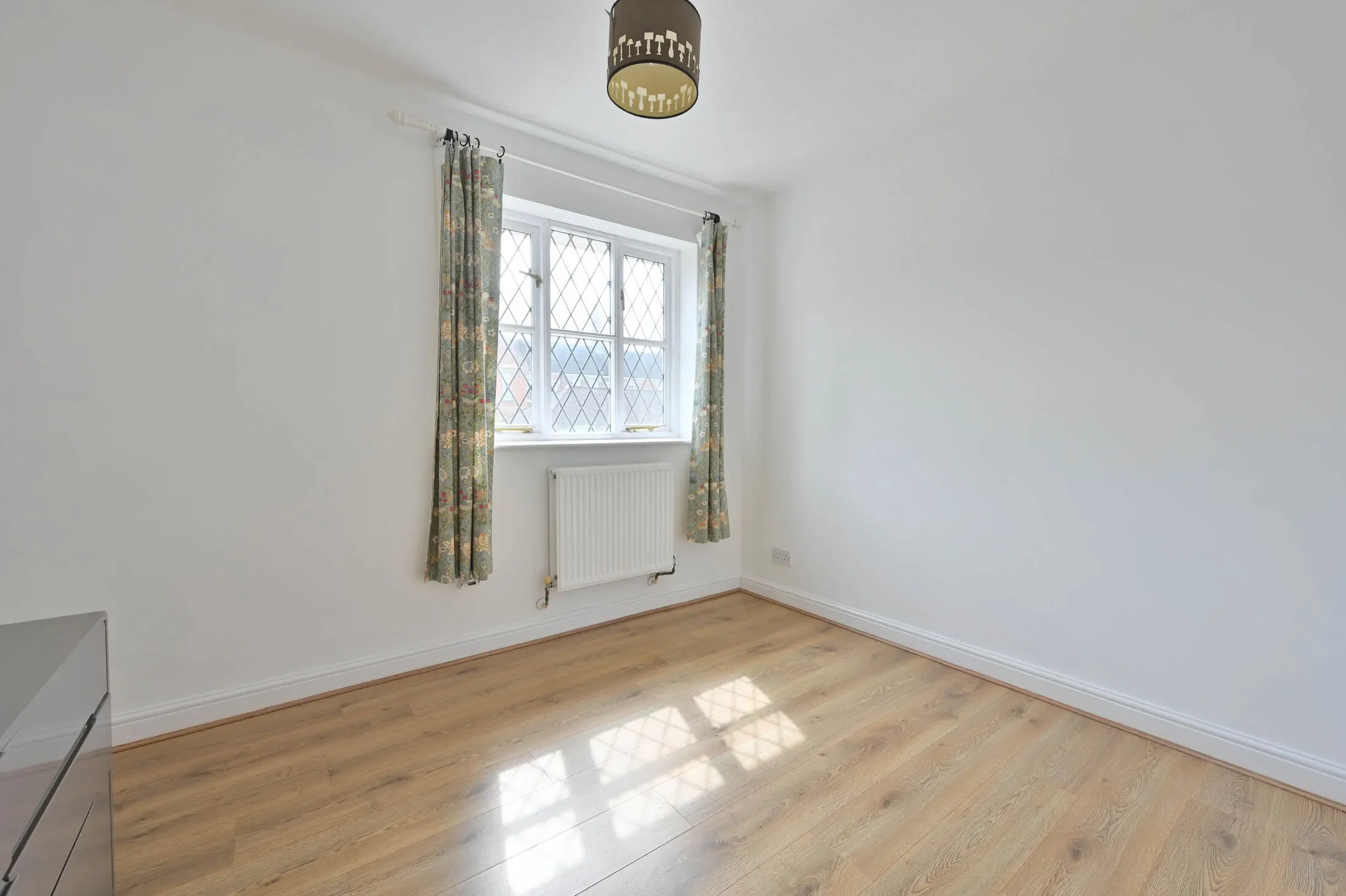 House Teviot Close in Guildford