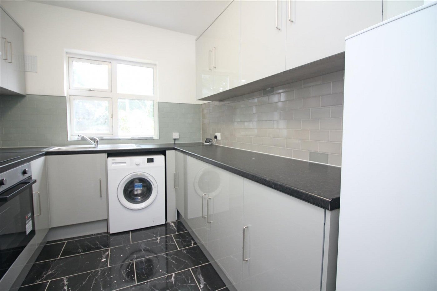Flat Woodford New Road in Greater London