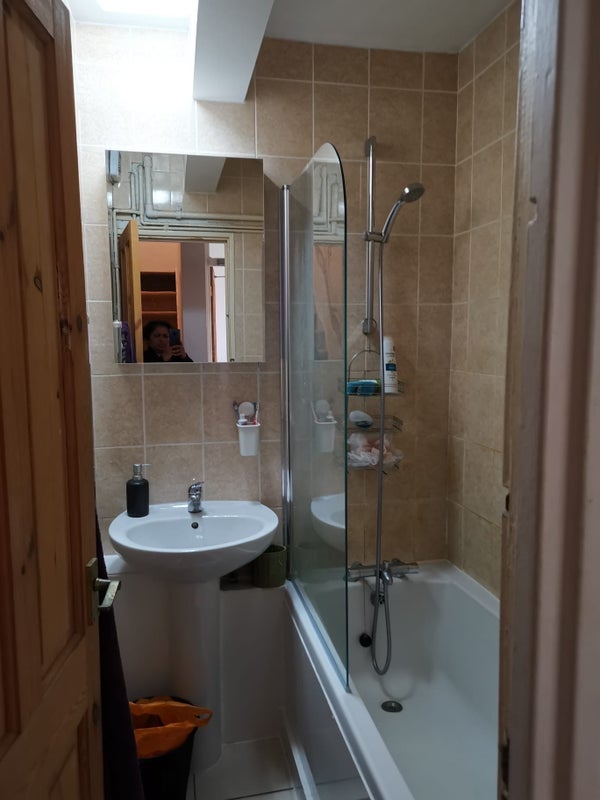 Flat Blackthorn Street in Greater London