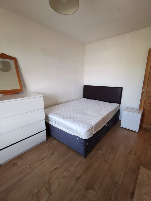 Flat Blackthorn Street in Greater London