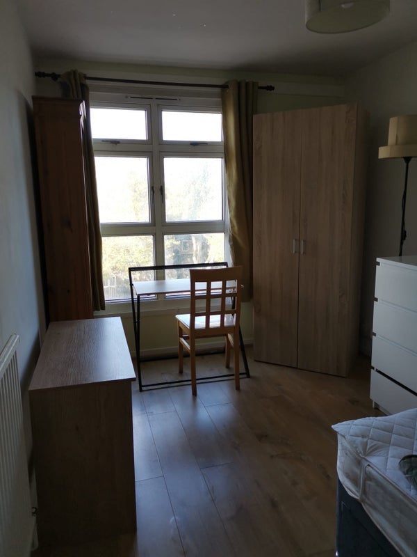 Flat Blackthorn Street in Greater London