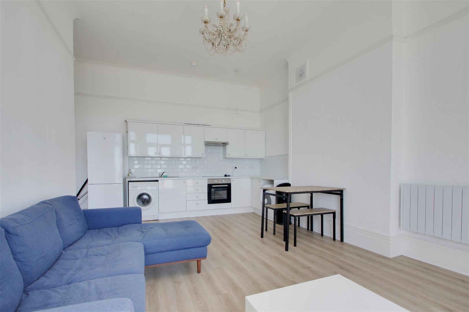 Flat Marine Parade in Worthing