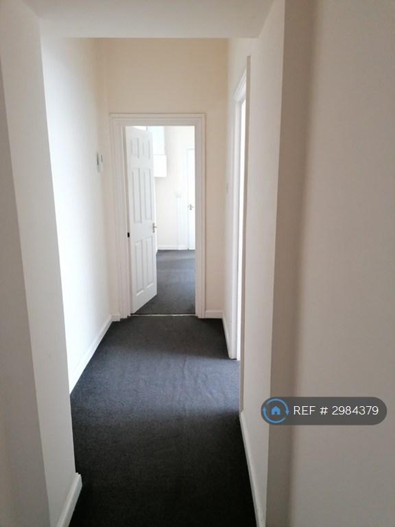Flat Westby Road in Bournemouth