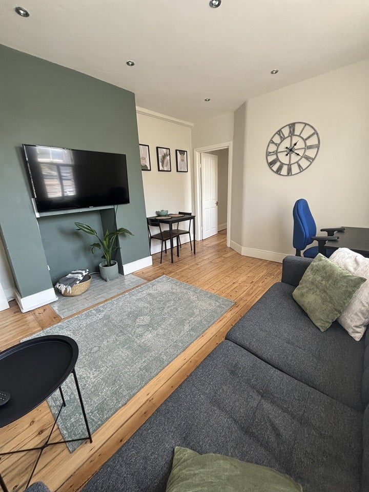 Flat Weir Road in Greater London