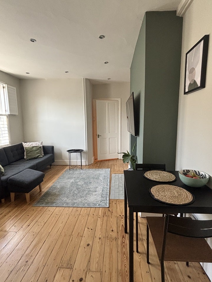 Flat Weir Road in Greater London