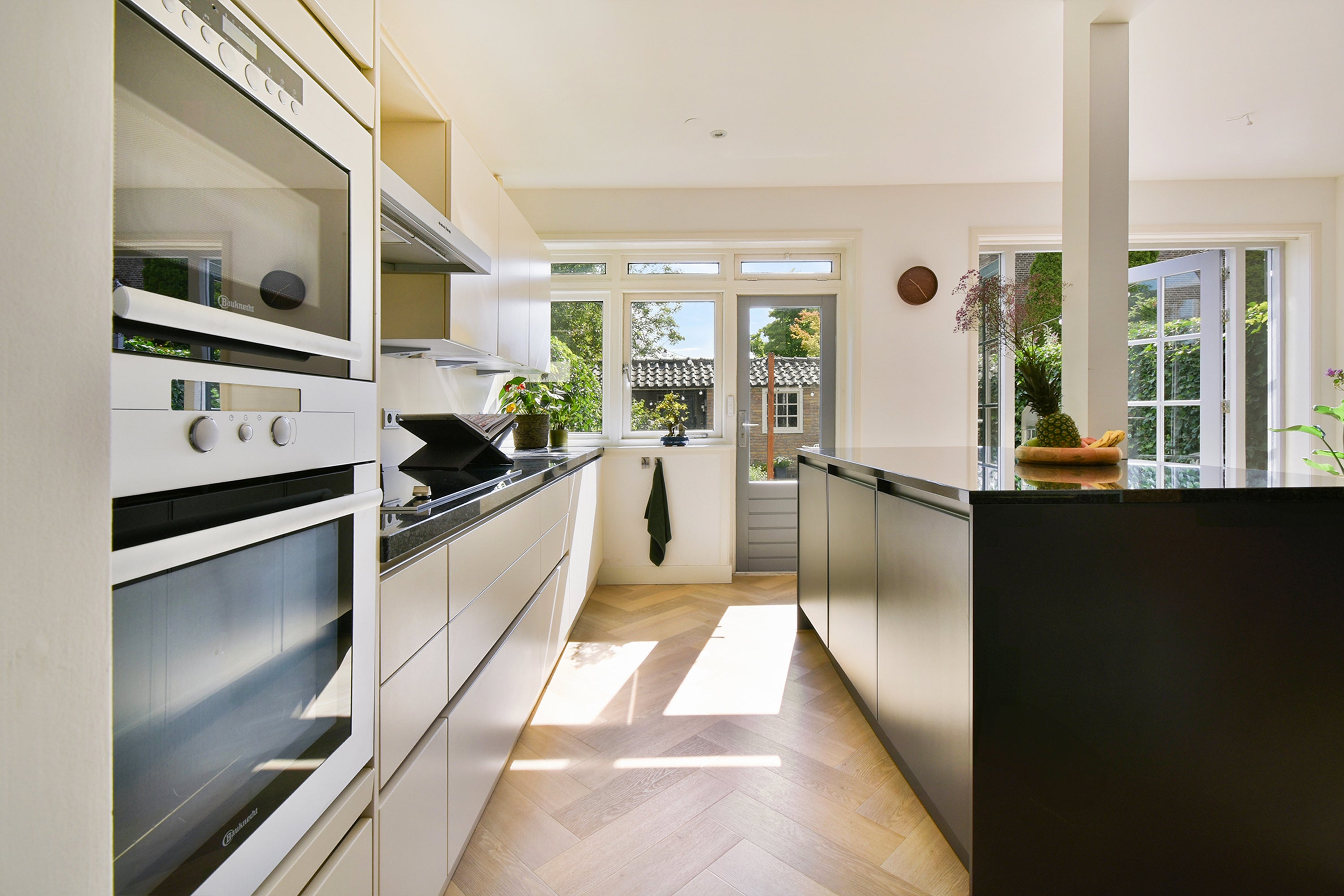 Tussenwoning te koop: Mr. S. van Houtenlaan 6, Amstelveen