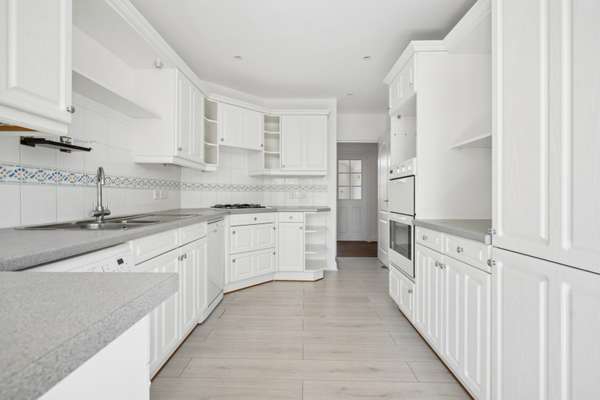 Flat Royal Lane in Greater London