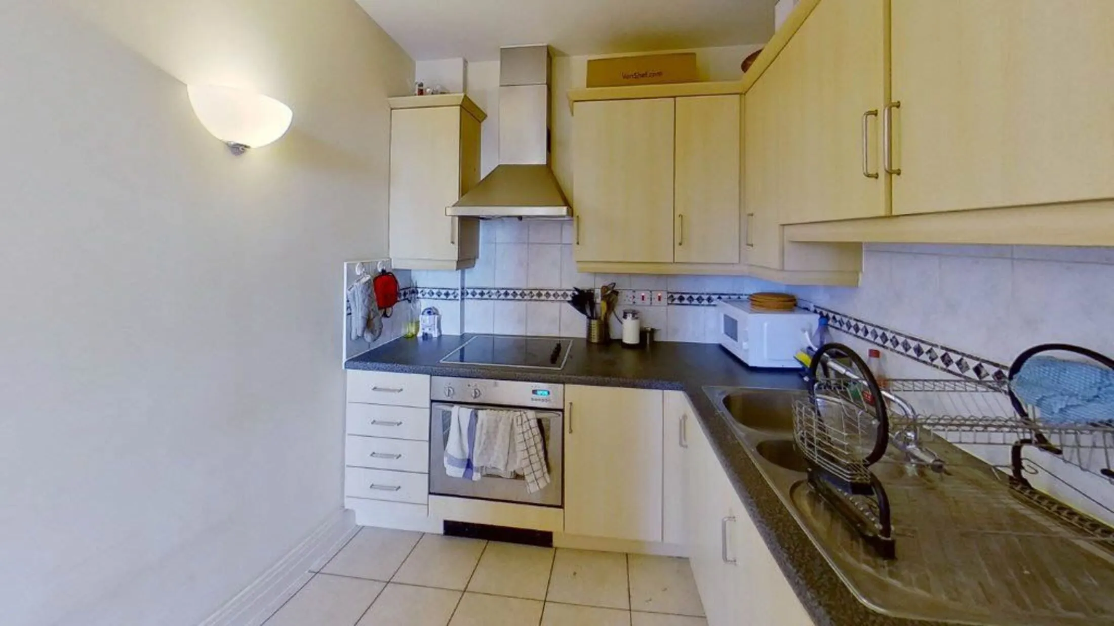 Flat Prescot Street in Greater London