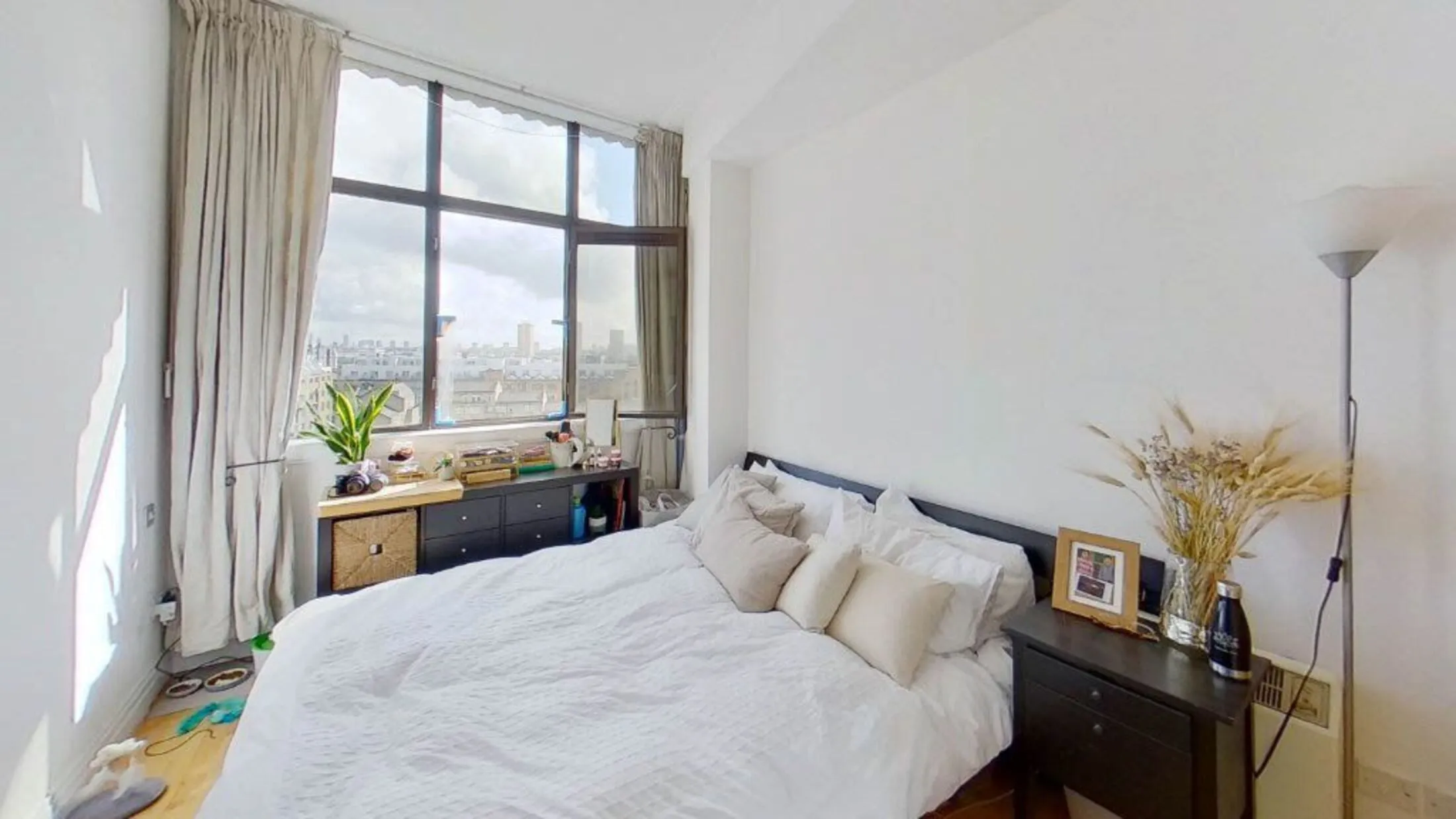 Flat Prescot Street in Greater London