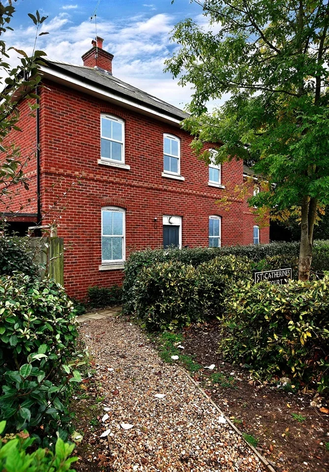Flat Barfield Close in Winchester